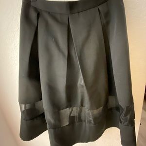 Black express skirt